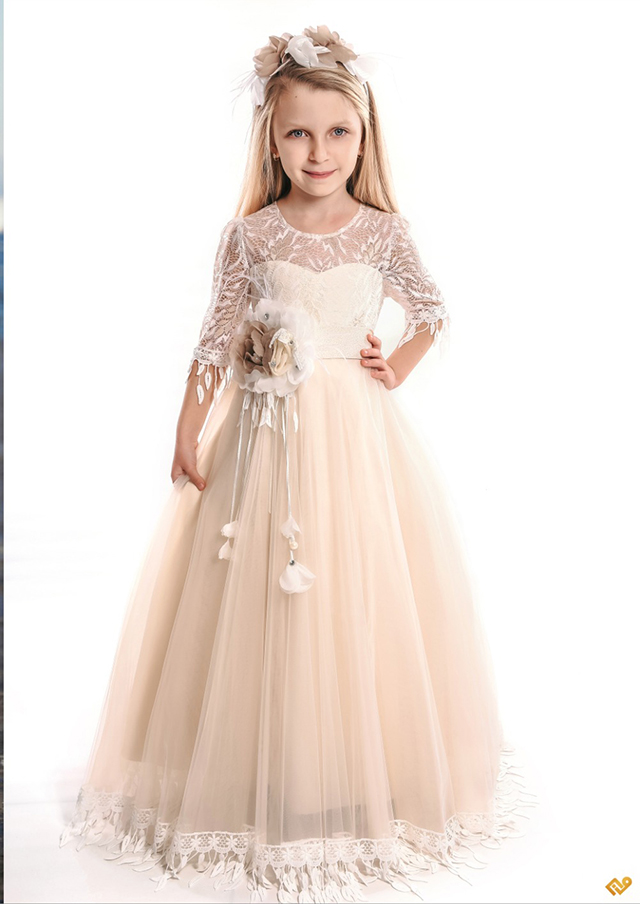 Yakası Dantel Etek Ucu Püskül Güpür Couture